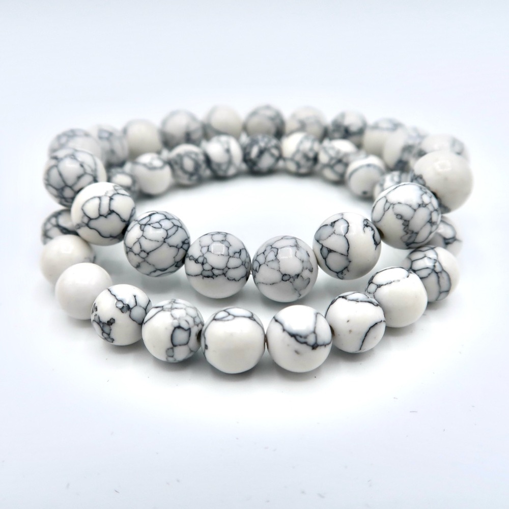 Natural Howlite Bracelet - Picture 4 of 10